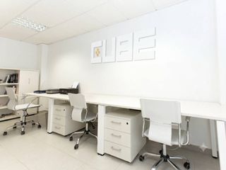 Location Bureau  Calle ronda de los cuarteles. Oficina en planta 1º con ascensor y exterior en alquiler con tra