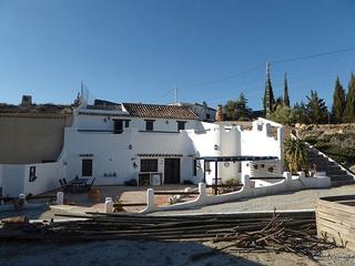 Masia a N/a. Se vende magnifica casa atipica con terreno y piscina en caniles