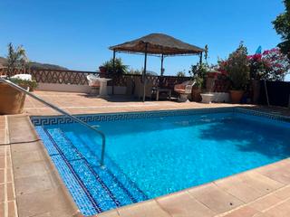Xalet  Calle rambla caballero 141a. Venta de chalet en almuñécar con vistas al mar