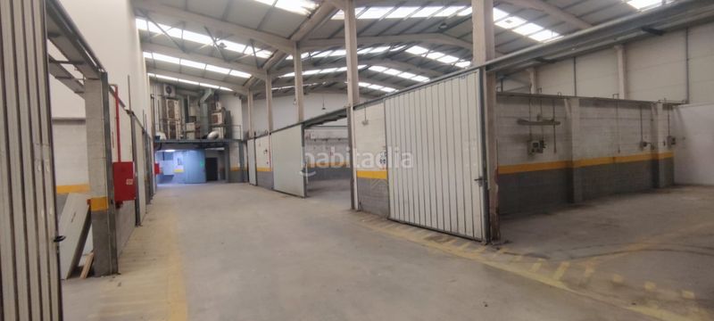 Foto 03b0c4b6-65b6-42a5-9ad7-a854c98f2dc5. Alquiler nave industrial en c/ cesar llamazares 2 pl:00 pt:06 parcela e3 /ua-ae 77 2 nave industrial y centro empresarial de 2.650 m con parcela privada de 2.600 m 11.900 mes descripción excepcional nav en Santander