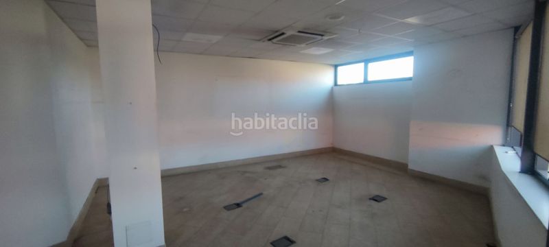 Foto 0cb26fa3-333b-4fb0-a204-b82d323823fb. Alquiler nave industrial en c/ cesar llamazares 2 pl:00 pt:06 parcela e3 /ua-ae 77 2 nave industrial y centro empresarial de 2.650 m con parcela privada de 2.600 m 11.900 mes descripción excepcional nav en Santander