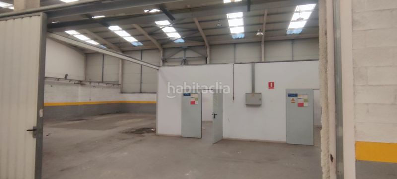 Foto 749d2c7f-03e9-4ad7-bc0e-81a3b790df00. Alquiler nave industrial en c/ cesar llamazares 2 pl:00 pt:06 parcela e3 /ua-ae 77 2 nave industrial y centro empresarial de 2.650 m con parcela privada de 2.600 m 11.900 mes descripción excepcional nav en Santander