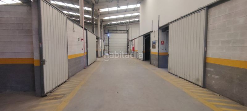 Foto df8bf73e-7869-423c-a04a-e6333cff564b. Alquiler nave industrial en c/ cesar llamazares 2 pl:00 pt:06 parcela e3 /ua-ae 77 2 nave industrial y centro empresarial de 2.650 m con parcela privada de 2.600 m 11.900 mes descripción excepcional nav en Santander