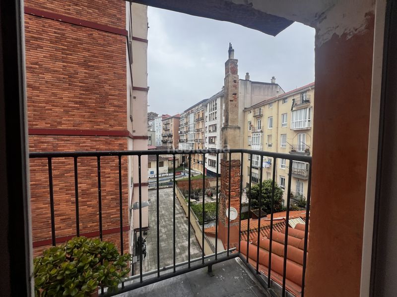 Foto c2d09a48-6a94-4cf0-8909-c0245a36a723. Àtic amb calefacció a Centro - Ayuntamiento Santander