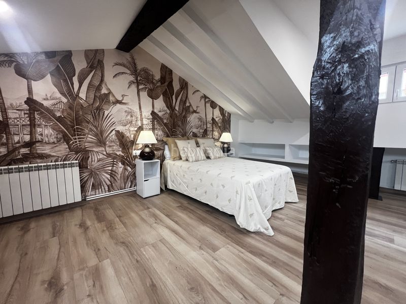 Foto e38bc02d-959d-49f9-bb8e-863efd3852f5. Àtic amb calefacció a Centro - Ayuntamiento Santander