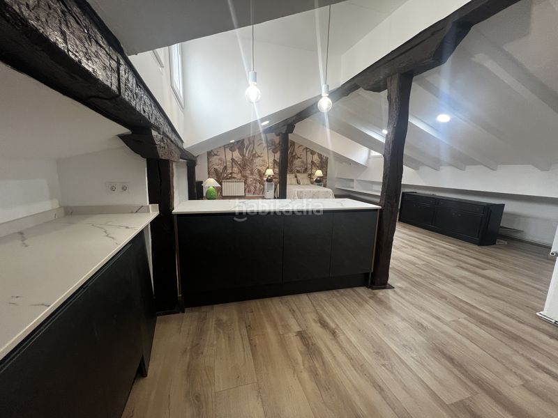 Foto f8fd57ea-d673-4329-a257-98253f4ced6b. Àtic amb calefacció a Centro - Ayuntamiento Santander