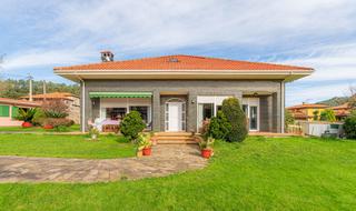 Casa a Pueblo. Venta chalet independiente en b somavilla
