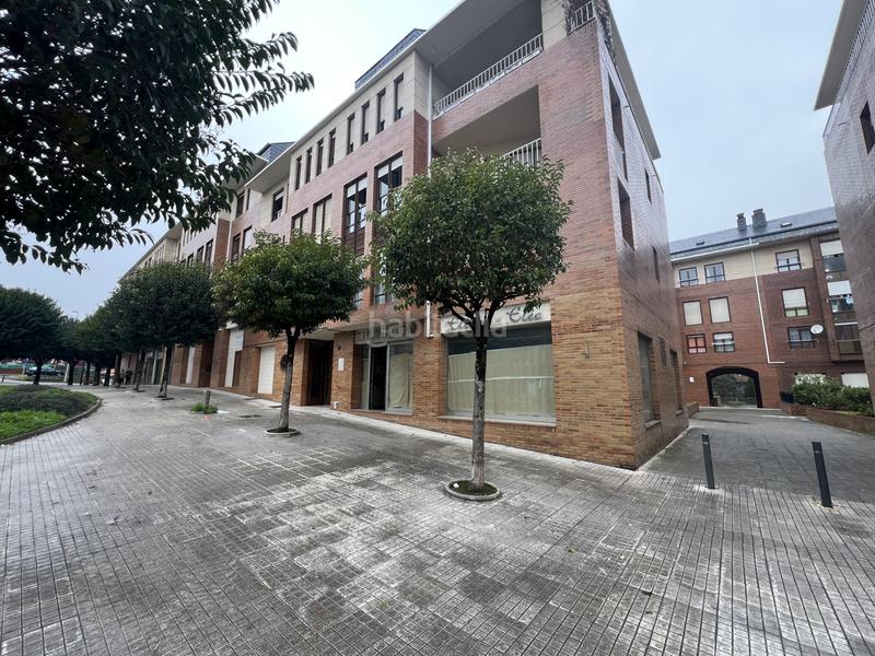 Foto c4f151c4-d256-4d3b-a30b-d94876b7d9ec. Local comercial a Covadonga - Campuzano - Ciudad Vergel Torrelavega