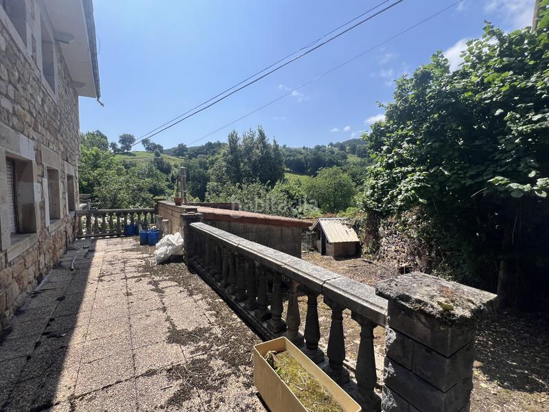 Foto 24fd5406-f60e-451c-a7ec-fb9868ad14ee. Casa se presenta una magnífica propiedad en venta, situada en un tranquilo rincón del encantadora escobedo municipio . esta e en Villafufre