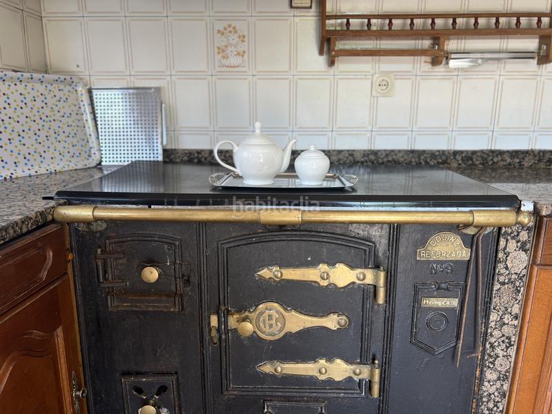 Foto 4bf940fd-ebf1-4d4d-91fe-3a2e529f21fe. Casa se presenta una magnífica propiedad en venta, situada en un tranquilo rincón del encantadora escobedo municipio . esta e en Villafufre
