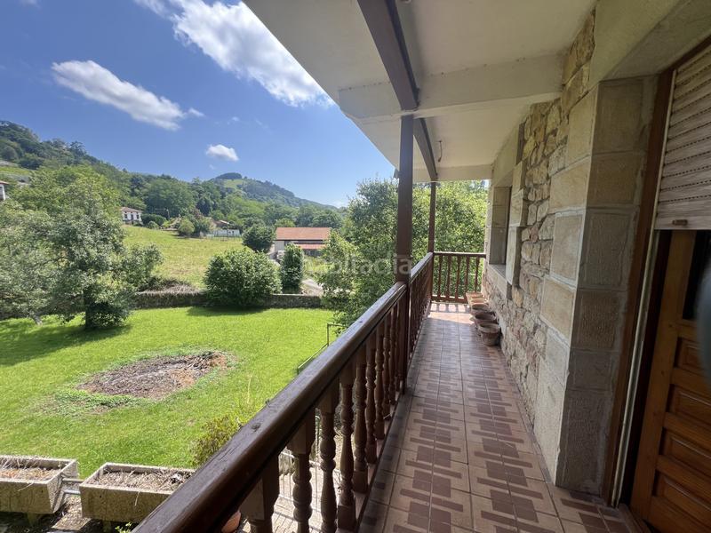 Foto 570793f5-e383-405c-8d35-7a4f637b593c. Casa se presenta una magnífica propiedad en venta, situada en un tranquilo rincón del encantadora escobedo municipio . esta e en Villafufre