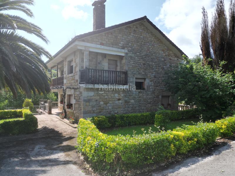 Foto 67318a2a-87ea-4dba-85c7-9616efabe3a1. Casa se presenta una magnífica propiedad en venta, situada en un tranquilo rincón del encantadora escobedo municipio . esta e en Villafufre