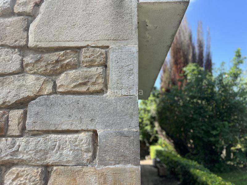 Foto ac0284ed-2301-423d-be41-79be68cbc5d0. Casa se presenta una magnífica propiedad en venta, situada en un tranquilo rincón del encantadora escobedo municipio . esta e en Villafufre