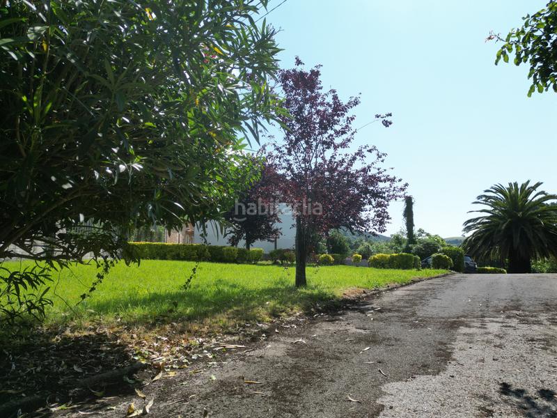 Foto b1ad3a7c-4894-48cc-bec4-83f8072f52a9. Casa se presenta una magnífica propiedad en venta, situada en un tranquilo rincón del encantadora escobedo municipio . esta e en Villafufre