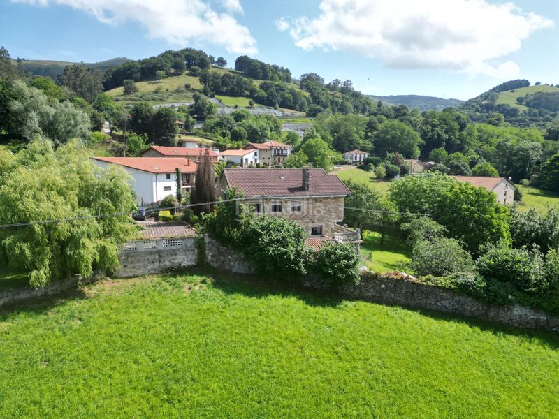 Foto ce5a31f5-3bc4-43c4-b0b8-393d28d635a3. Casa se presenta una magnífica propiedad en venta, situada en un tranquilo rincón del encantadora escobedo municipio . esta e en Villafufre