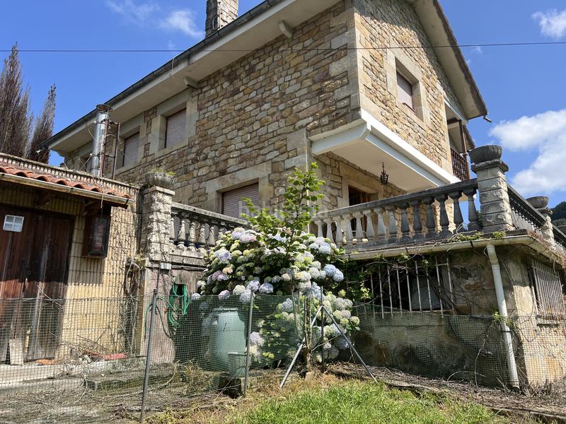 Foto e2fcb892-6bf0-4eaf-b676-e562d09ed88a. Casa se presenta una magnífica propiedad en venta, situada en un tranquilo rincón del encantadora escobedo municipio . esta e en Villafufre