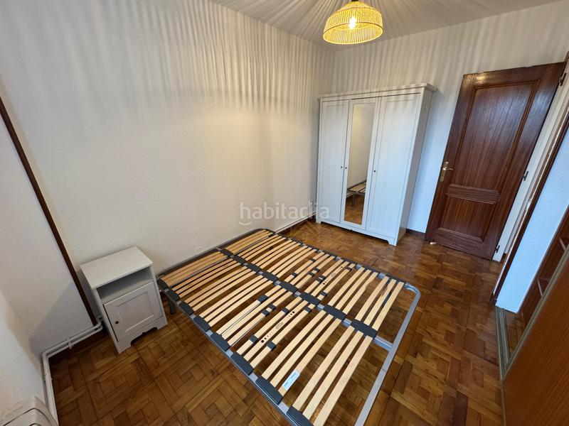 Foto a8ae6a0f-b476-40d9-9a79-3b60a80e29d9. Alquiler piso rentas y capitales presenta a continuacion estupenda vivienda , concretamente en la avenida de Los Castros frente al en Santander