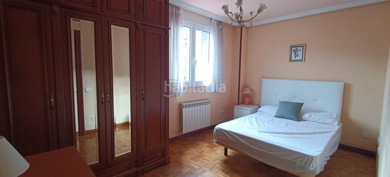 Foto 0ca2d235-c19a-418c-a683-6bc6da8358df. Rent flat with heating in Los Castros Santander