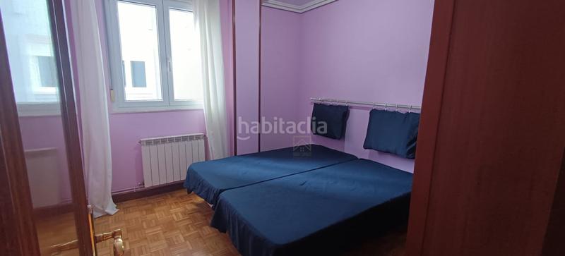 Foto 88ab05cb-2760-4071-b667-5c0ca60e445d. Rent flat with heating in Los Castros Santander