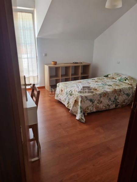 Foto c535eebf-7bb0-40a3-a59d-f9ed04e9a337. Àtic amb calefacció aparcament piscina a Castañeda