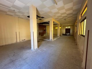 Miete Geschäftsraum  Torrelavega - cl valdaliga. Amplio local en avenida fernando arce frente a la puerta de entr