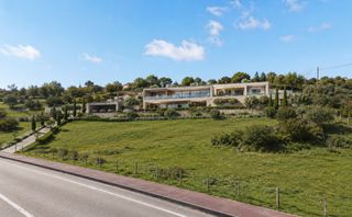 Casa en Oruña. Exclusiva vivienda de diseño con proyecto listo para ejecutar en