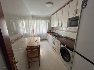 Lloguer Pis  Santander - calle diaz villegas. Piso para estudiantes presentamos a continuación amplia vivienda