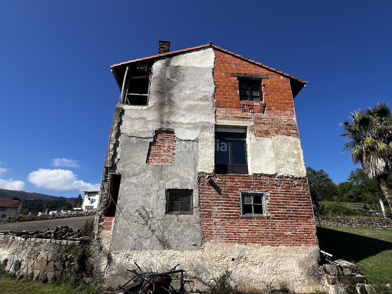 Foto 1f6cf005-97b5-4b05-a3a9-c640791c55bf. Casa amb calefacció aparcament a Valdáliga