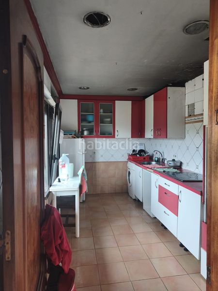 Foto 5aa3754a-5790-4a8f-9ff3-02d9fce61651. Casa amb calefacció aparcament a Valdáliga