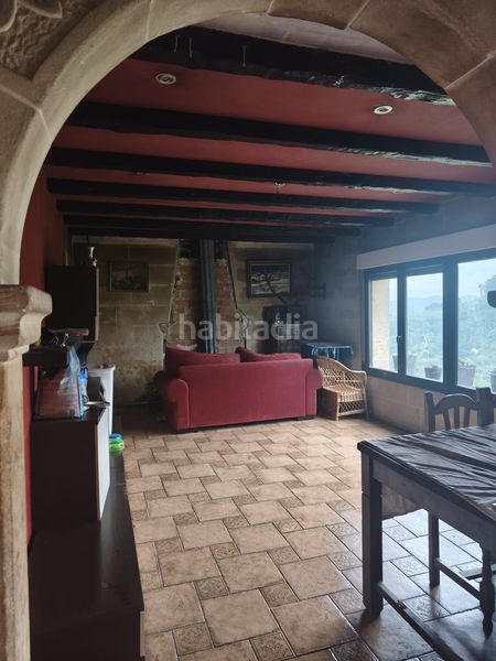 Foto d064c029-162a-4086-ad00-9e50f570dbff. Casa amb calefacció aparcament a Valdáliga