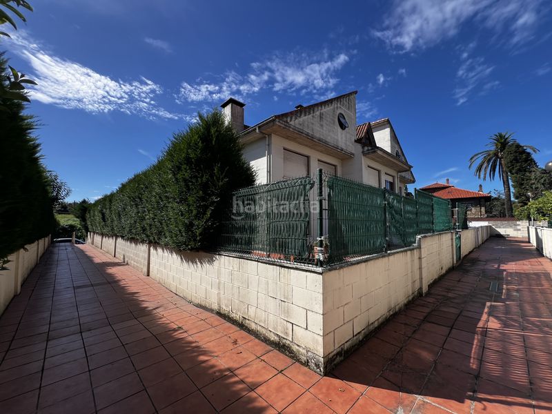 Foto 1a4bf3d9-67e1-4aef-90f2-74b425f524b2. Casa adossada amb calefacció aparcament a Polanco