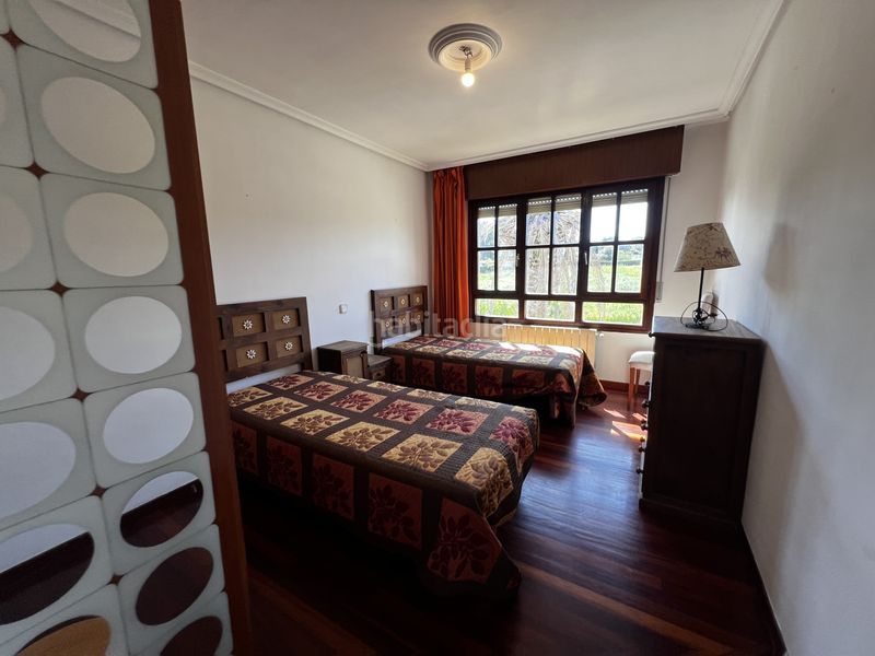Foto 64d3d1ce-768f-4b52-bd34-f0c53bb83681. Casa adossada amb calefacció aparcament a Polanco