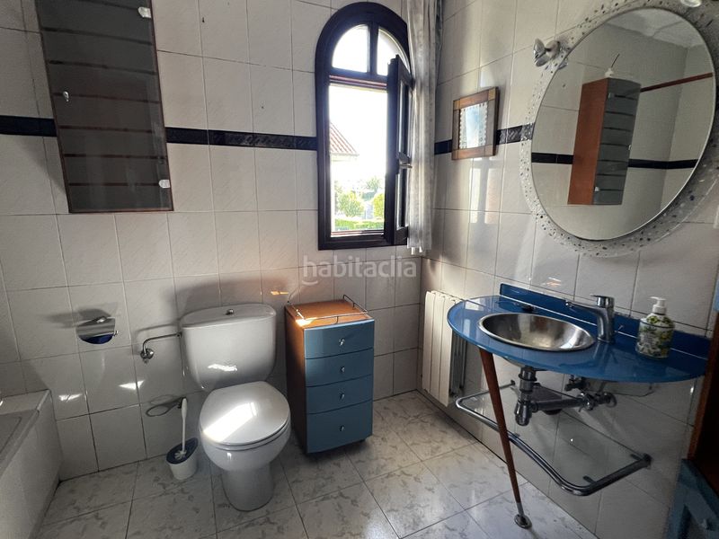 Foto e6d294b0-2bf1-48c0-8349-fb65b4eb1c3c. Casa adossada amb calefacció aparcament a Polanco