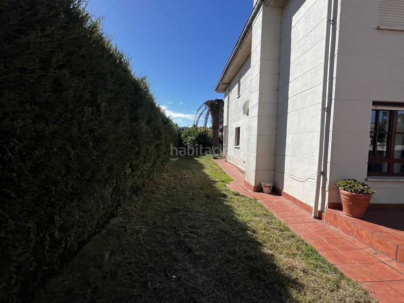 Foto e9825ddf-7caa-4f1c-9c53-363ff4cd3d2f. Casa adossada amb calefacció aparcament a Polanco