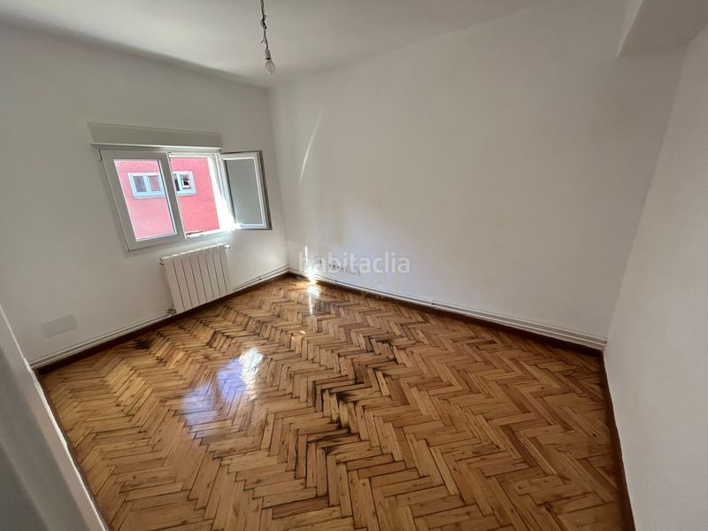 Foto 6021bbbd-8b03-477a-971a-41abfd517f8d. Alquiler piso vivienda en pinares en Los Castros Santander