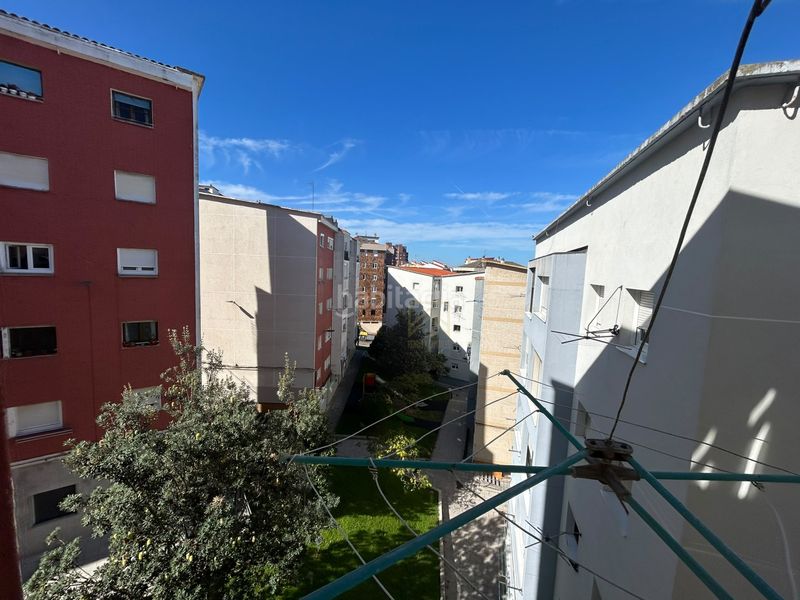 Foto adf46fbf-99de-4ff7-a818-925e11e305a1. Alquiler piso vivienda en pinares en Los Castros Santander
