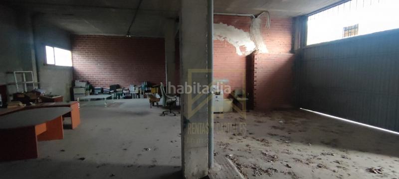 Foto 0afb1dd4-a153-4f90-b42d-e38e59b85547. Alquiler local comercial local diafano en Entrambasaguas