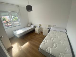Miete Etagenwohnung in Covadonga - Campuzano - Ciudad Vergel. Piso de dos dormitorios temporal