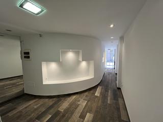 Lloguer Local Comercial  Santander - cl rualasal. En pleno corazón de santander, en la zona centro, se encuentra d