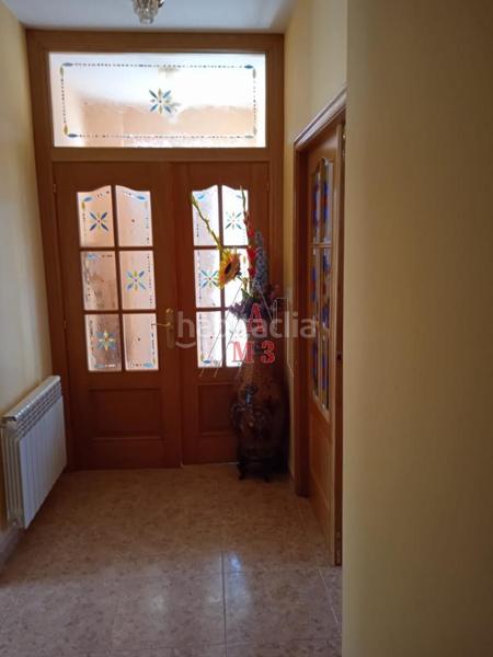 Foto fc90a21e-a616-4136-9de6-622b22c3ccd3. Casa amb calefacció aparcament a Luyego