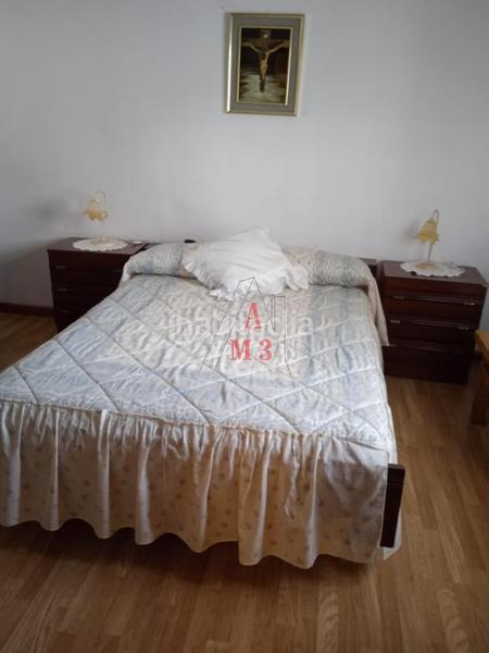 Foto 28289e2a-1398-4ef7-9fcb-348a3be0acf5. Haus mit heizung parking in Luyego