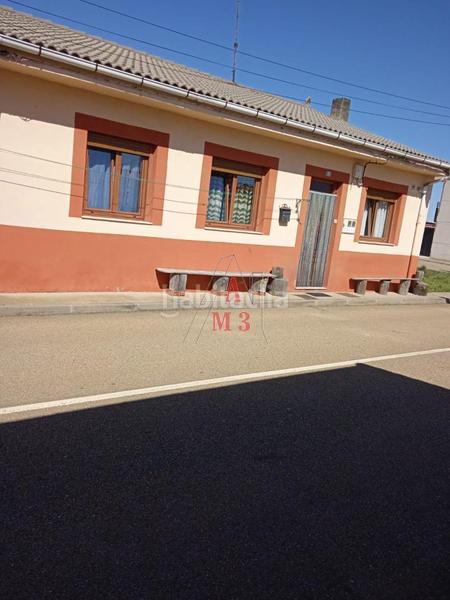 Foto 63cda63d-2590-4d55-9424-ebdac4157ef2. Haus mit heizung parking in Luyego