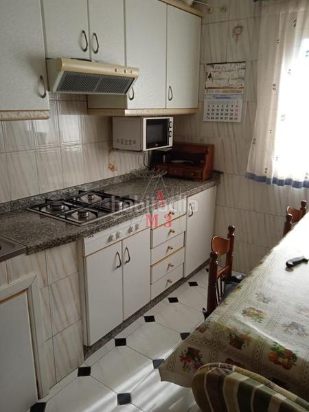 Foto 9eb9282a-2fbb-4630-9127-b5e2c79294e5. Haus mit heizung parking in Luyego