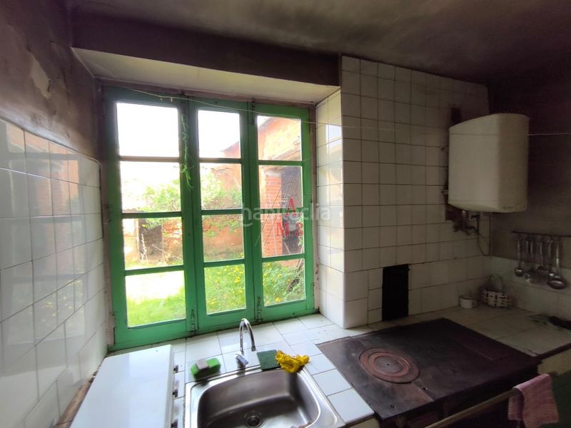 Foto 0d44dbbb-f31b-4be2-a911-df5e7394a921. Casa amb aparcament a Villamejil