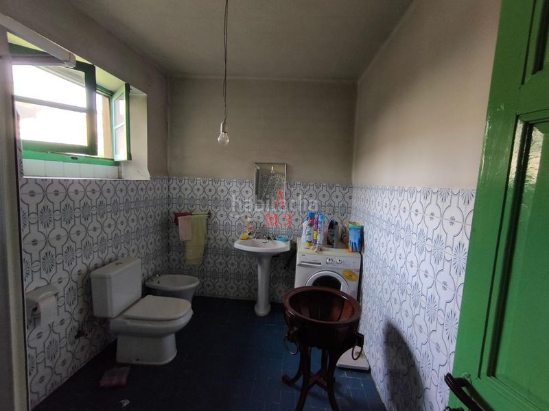 Foto 4f38c8d1-68b1-49b4-aaa3-dc75a041b7eb. Casa amb aparcament a Villamejil