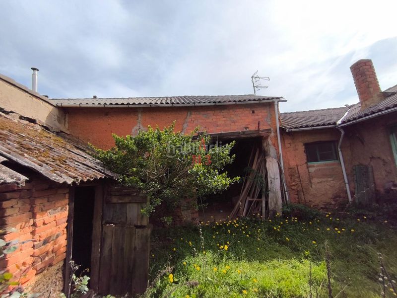 Foto 8b1d8df1-5546-4c35-9b6f-214ba1bb5344. Casa amb aparcament a Villamejil