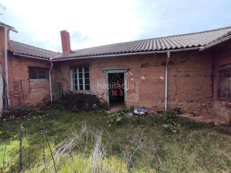 Foto a6aa17f9-1bd3-4a2f-bb76-5be4e6117b85. Casa amb aparcament a Villamejil