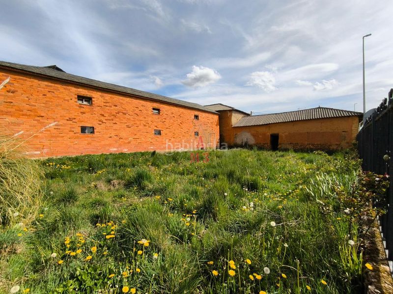 Foto b347a3a2-6ad2-40d9-b2c2-ad60fbfa3771. Casa amb aparcament a Villamejil