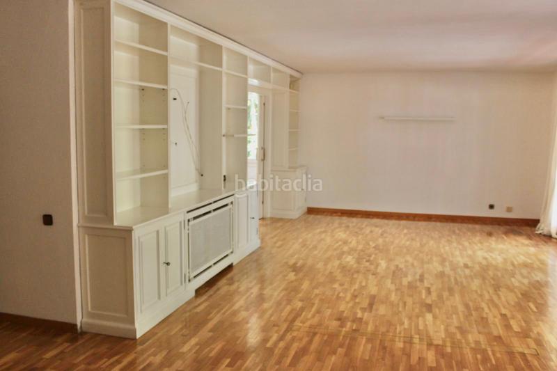 Foto 27128144-0310-4426-845f-0fa8837aecd1. Piso urge venta!!! piso en venta en la calle raset, en Barcelona