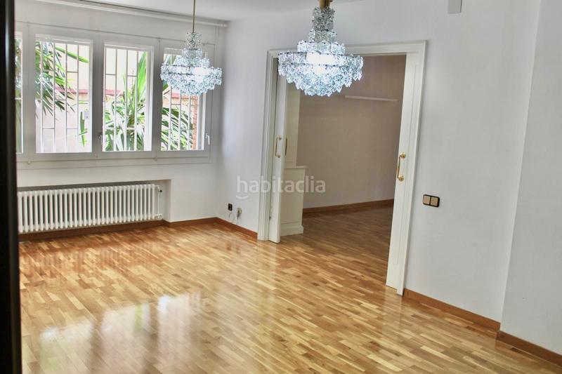 Foto 824c337b-b000-483e-ab14-b9472aa5cc72. Piso urge venta!!! piso en venta en la calle raset, en Barcelona